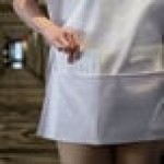 Choice White Poly-Cotton Cobbler Apron with 2 Pockets - 29 Choice White Poly-Cotton Cobbler Apron with 2 Pockets - 29