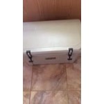 Grizzly Cooler 450 Qt. Tan Outdoor Merchandiser / Cooler
