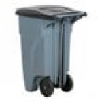 Rubbermaid® 1971944 128 Qt. / 32 Gallon Gray Step-On Wheeled Rectangular Trash Can with Lid