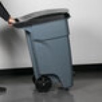Rubbermaid® 1971944 128 Qt. / 32 Gallon Gray Step-On Wheeled Rectangular Trash Can with Lid