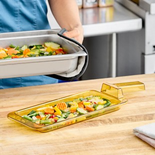 Carlisle 10458H13 StorPlus 1/3 Size Amber High Heat Plastic Food Pan with Handle - 1/2 Carlisle 10458H13 StorPlus 1/3 Size Amber High Heat Plastic Food Pan with Handle - 1/2