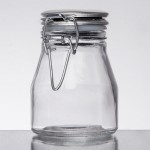 TableCraft 3.5 oz. Resealable Salt and Pepper Shaker Glass Jar with Stainless Steel Clip-Top Lid - 6/Case TableCraft 3.5 oz. Resealable Salt and Pepper Shaker Glass Jar with Stainless Steel Clip-Top Lid - 6/Case