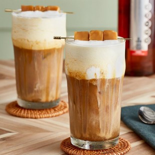 SHOTT Caramel Concentrated Flavoring Syrup 1 Liter - 6/Case SHOTT Caramel Concentrated Flavoring Syrup 1 Liter - 6/Case