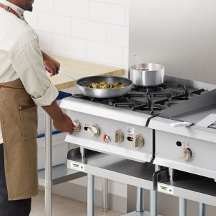 Cooking Performance Group R-CPG-24-NL 4 Burner Gas Countertop Range / Hot Plate - 88,000 BTU Cooking Performance Group R-CPG-24-NL 4 Burner Gas Countertop Range / Hot Plate - 88,000 BTU