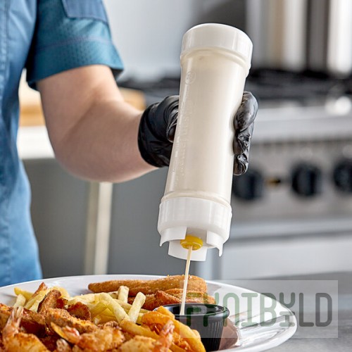 San Jamar EZ-KLEEN® 12 oz. Sauce Bottle with Medium Valve 857312M