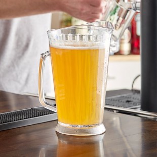 Carlisle 558707 Crystalite 60 oz. Clear Polycarbonate Beverage Pitcher