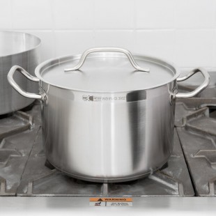 Vollrath / Lincoln 3902 Optio 6 3/4 Qt. Sauce Pot with Cover Vollrath / Lincoln 3902 Optio 6 3/4 Qt. Sauce Pot with Cover