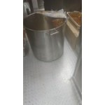 Vollrath 3101 Centurion 6.5 Qt. Induction Ready Stainless Steel Stock Pot Vollrath 3101 Centurion 6.5 Qt. Induction Ready Stainless Steel Stock Pot
