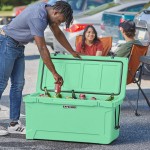 CaterGator CG100SF Seafoam 110 Qt. Rotomolded Outdoor Cooler / Ice Chest