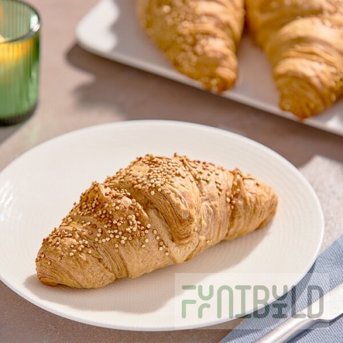 Le Chic Patissier Ready-to-Bake Vegan Spelt Flour and Quinoa Croissant 2.82 oz. - 56/Case