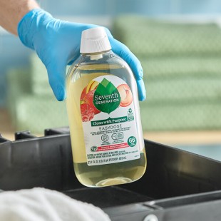 Seventh Generation EasyDose 10732913450807 23.1 oz. Mango and Mandarin Ultra-Concentrated Laundry Detergent - 6/Case Seventh Generation EasyDose 10732913450807 23.1 oz. Mango and Mandarin Ultra-Concentrated Laundry Detergent - 6/Case