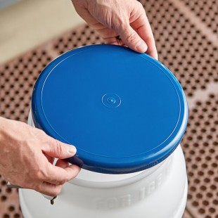Vigor 6 Gallon Blue Ice Tote Lid Vigor 6 Gallon Blue Ice Tote Lid