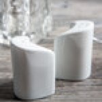 Tuxton GZP-733 TuxTrendz 2.875 oz. Porcelain White China Pepper Shaker - 12/Case Tuxton GZP-733 TuxTrendz 2.875 oz. Porcelain White China Pepper Shaker - 12/Case