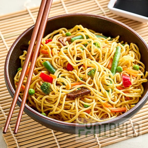 Twin Marquis Pre-Cooked Frozen Yakisoba Noodles 5 lb. - 6/Case