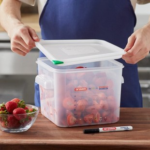 Araven 6.3 Qt. Translucent Square Polypropylene Food Storage Container with Airtight Lid Araven 6.3 Qt. Translucent Square Polypropylene Food Storage Container with Airtight Lid