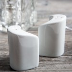 Tuxton GZP-732 TuxTrendz 2.875 oz. Porcelain White China Salt Shaker - 12/Case Tuxton GZP-732 TuxTrendz 2.875 oz. Porcelain White China Salt Shaker - 12/Case