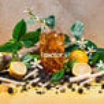 Tractor Beverage Co. Organic Sweet Tea Beverage 8.5:1 Concentrate 32 fl. oz. - 12/Case Tractor Beverage Co. Organic Sweet Tea Beverage 8.5:1 Concentrate 32 fl. oz. - 12/Case