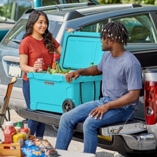CaterGator CG45BLW Sky Blue 45 Qt. Mobile Rotomolded Outdoor Cooler / Ice Chest CaterGator CG45BLW Sky Blue 45 Qt. Mobile Rotomolded Outdoor Cooler / Ice Chest