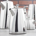 Vollrath 46202 Triennium 34 oz. Mirror-Finished Stainless Steel Coffee Pot