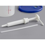 Choice Condiment Pump Kit with 1 oz. Pump and 4 Qt. Round Translucent Container with Blue Lid