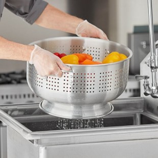 Choice 16 Qt. Aluminum Colander with Base and Handles Choice 16 Qt. Aluminum Colander with Base and Handles