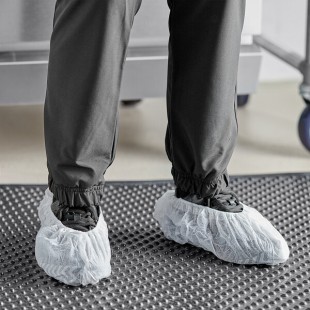 Choice White Polypropylene Shoe Cover with Anti-Skid Bottom - Large - 1,000/Case