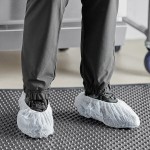 Choice White Polypropylene Shoe Cover with Anti-Skid Bottom - Large - 1,000/Case Choice White Polypropylene Shoe Cover with Anti-Skid Bottom - Large - 1,000/Case