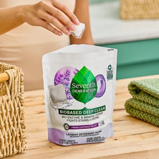 Seventh Generation 10732913452733 45-Count Lavender Laundry Detergent Packs - 8/Case Seventh Generation 10732913452733 45-Count Lavender Laundry Detergent Packs - 8/Case