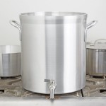 Vollrath 68631 Wear-Ever Classic Select 32 Qt. Heavy Duty Aluminum Stock Pot with Faucet Vollrath 68631 Wear-Ever Classic Select 32 Qt. Heavy Duty Aluminum Stock Pot with Faucet