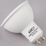 Satco S9383 6.5 Watt (50 Watt Equivalent) Warm White Narrow Flood LED Light Bulb - 120V (MR16)