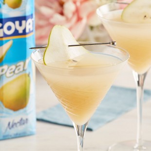 Goya 33.8 fl. oz. Pear Nectar - 12/Case
