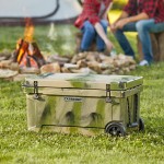 CaterGator CG65CAMOW Camouflage 65 Qt. Mobile Rotomolded Outdoor Cooler / Ice Chest