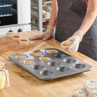 Chicago Metallic 45225 12 Cup 3.8 oz. Glazed Aluminized Steel Muffin / Cupcake Pan - 12 7/8
