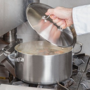 Vollrath 49441 Miramar® Display Cookware 7 Qt. Casserole Pan with Low Dome Cover Vollrath 49441 Miramar® Display Cookware 7 Qt. Casserole Pan with Low Dome Cover