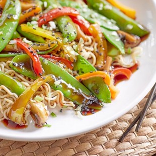 Lee Kum Kee Vegetarian Stir Fry Sauce 5.06 lb. - 6/Case Lee Kum Kee Vegetarian Stir Fry Sauce 5.06 lb. - 6/Case