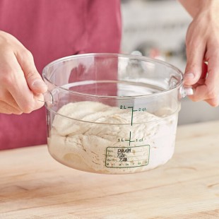 Vigor 2 Qt. Clear Round Polycarbonate Food Storage Container Vigor 2 Qt. Clear Round Polycarbonate Food Storage Container