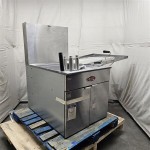 Scratch and Dent Avantco FBF2624LP Liquid Propane 150-170 lb. Flat Bottom Funnel Cake / Donut Fryer - 120,000 BTU