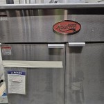 Scratch and Dent Avantco FBF2624LP Liquid Propane 150-170 lb. Flat Bottom Funnel Cake / Donut Fryer - 120,000 BTU