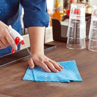Dixie White and Blue Disposable Foodservice Towel R500 - 330/Case Dixie White and Blue Disposable Foodservice Towel R500 - 330/Case