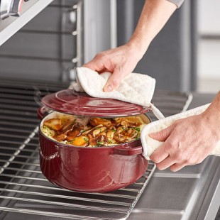 Valor 4 Qt. Merlot Enameled Cast Iron Dutch Oven Valor 4 Qt. Merlot Enameled Cast Iron Dutch Oven