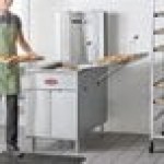 Avantco FBF1824LP Gas 110-125 lb. Flat Bottom Funnel Cake / Donut Fryer - 90,000 BTU Avantco FBF1824LP Gas 110-125 lb. Flat Bottom Funnel Cake / Donut Fryer - 90,000 BTU
