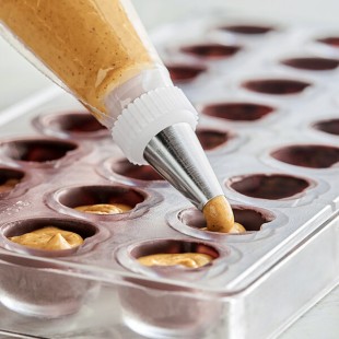 American Almond 35 lb. Praline/Hazelnut Paste American Almond 35 lb. Praline/Hazelnut Paste