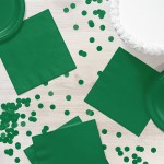 Creative Converting 58112B Emerald Green 3-Ply 1/4 Fold Luncheon Napkin - 500/Case