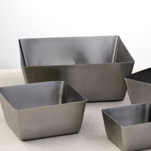 American Metalcraft SSQ117 254 oz. Satin Finish Stainless Steel Square Bowl