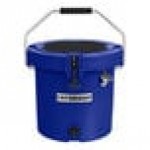 CaterGator CG20NV Navy 20 Qt. Rotomolded Outdoor Cooler / Ice Chest