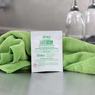 Noble Chemical 0.5 oz. Last Call Concentrated Low Suds Powdered Bar Glass Cleaner Packet - 100/Case Noble Chemical 0.5 oz. Last Call Concentrated Low Suds Powdered Bar Glass Cleaner Packet - 100/Case