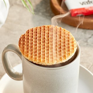 Vafels Individually Wrapped Vegan Maple Stroopwafel 12-Count 1.06 oz. - 12/Case Vafels Individually Wrapped Vegan Maple Stroopwafel 12-Count 1.06 oz. - 12/Case