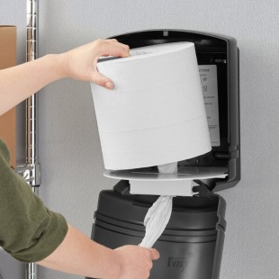 Tork Advanced White 2-Ply Center Pull Paper Towel Roll M2, 590 Feet / Roll - 6/Case Tork Advanced White 2-Ply Center Pull Paper Towel Roll M2, 590 Feet / Roll - 6/Case