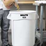 Rubbermaid® BRUTE 32 Gallon / 510 Cup White Round Ingredient Storage Bin with Lid