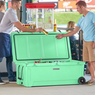 CaterGator CG200SFW Seafoam 210 Qt. Mobile Rotomolded Outdoor Cooler / Ice Chest CaterGator CG200SFW Seafoam 210 Qt. Mobile Rotomolded Outdoor Cooler / Ice Chest